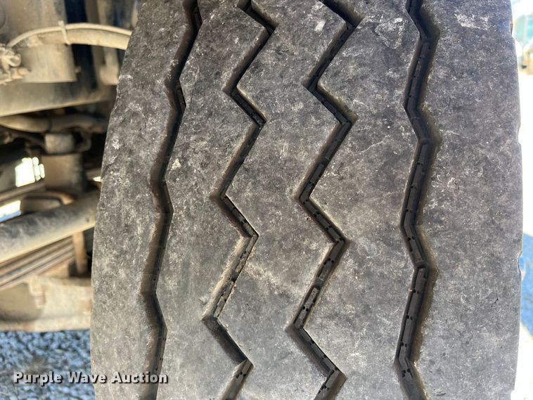 image for item DR7356 2016 Volvo VHD  dump truck