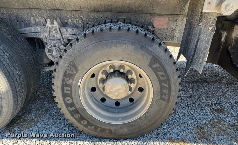 image for item DR7356 2016 Volvo VHD  dump truck