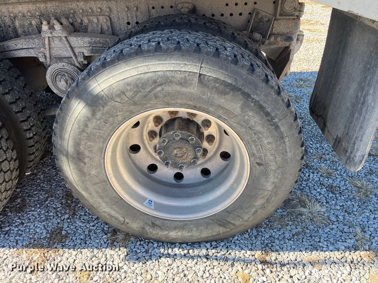 image for item DR7356 2016 Volvo VHD  dump truck