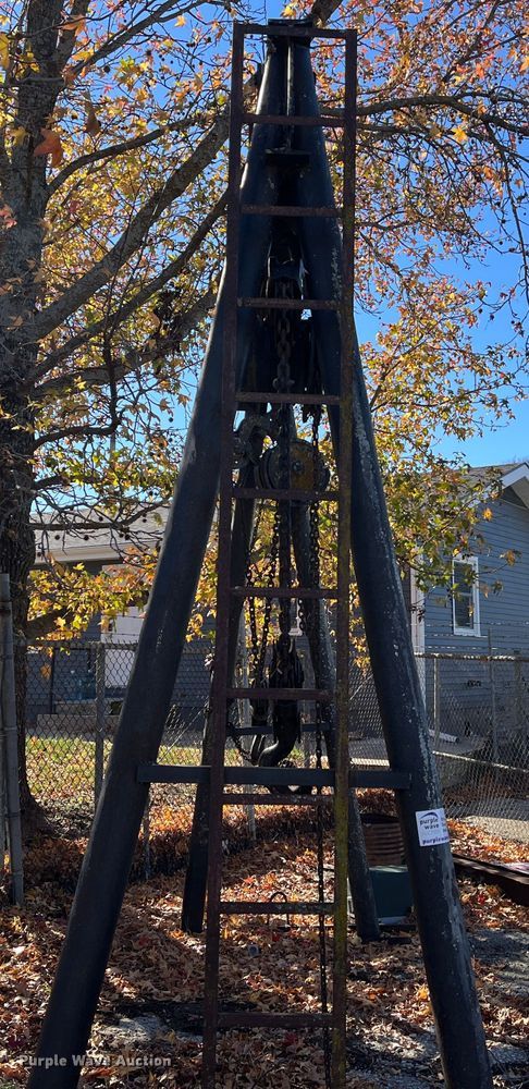 image for item DR7358 A-frame hoist