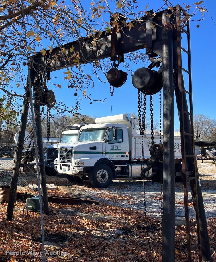 image for item DR7358 A-frame hoist