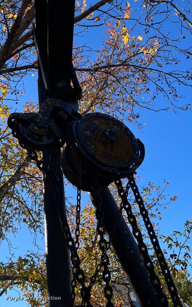 image for item DR7358 A-frame hoist