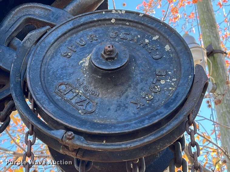 image for item DR7358 A-frame hoist