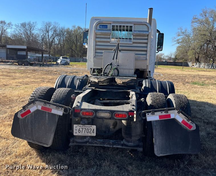 image for item DR7359 2014 Volvo VNL  semi truck