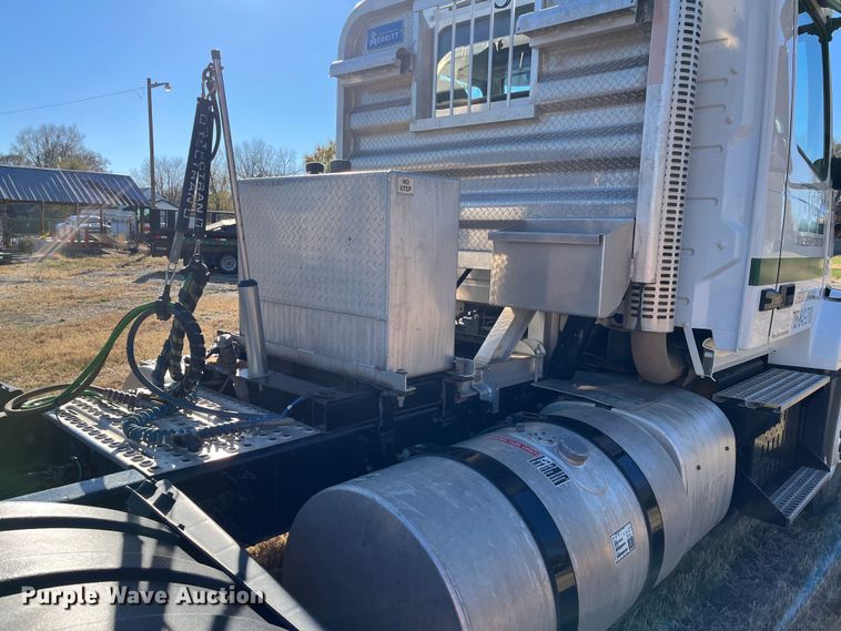 image for item DR7359 2014 Volvo VNL  semi truck