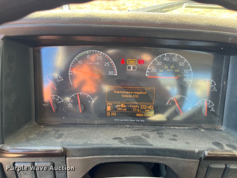 image for item DR7359 2014 Volvo VNL  semi truck