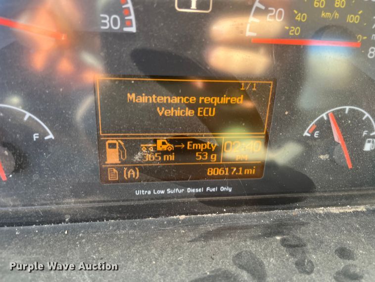 image for item DR7359 2014 Volvo VNL  semi truck