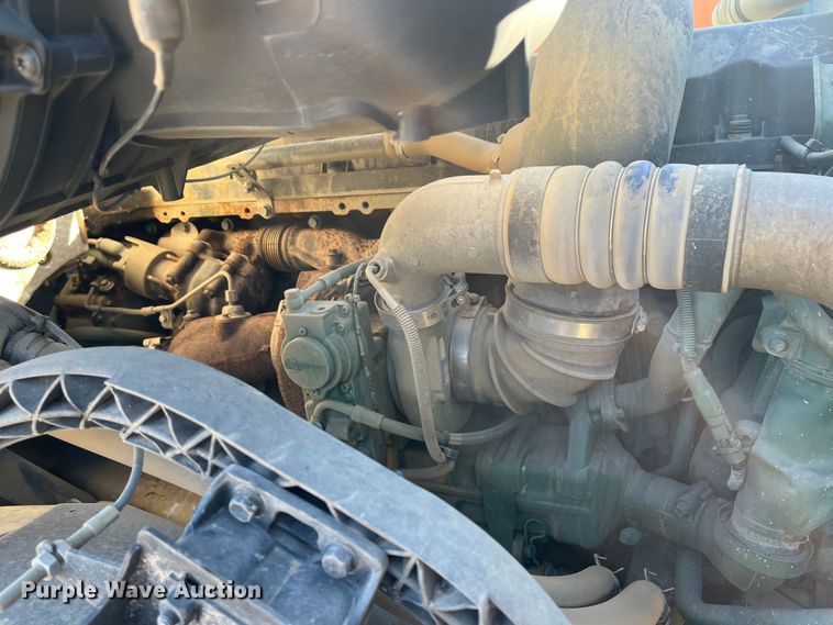 image for item DR7359 2014 Volvo VNL  semi truck