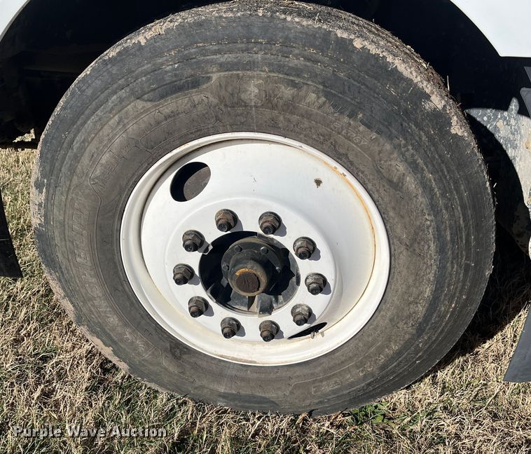 image for item DR7359 2014 Volvo VNL  semi truck