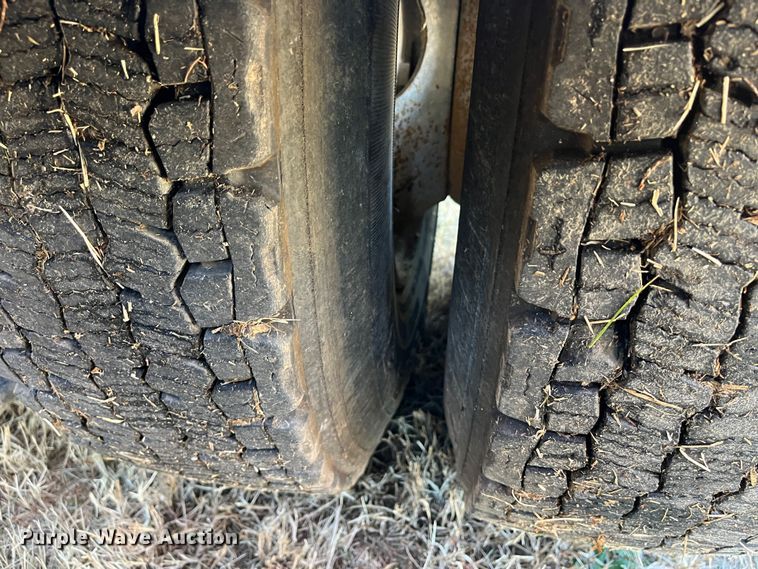 image for item DR7359 2014 Volvo VNL  semi truck