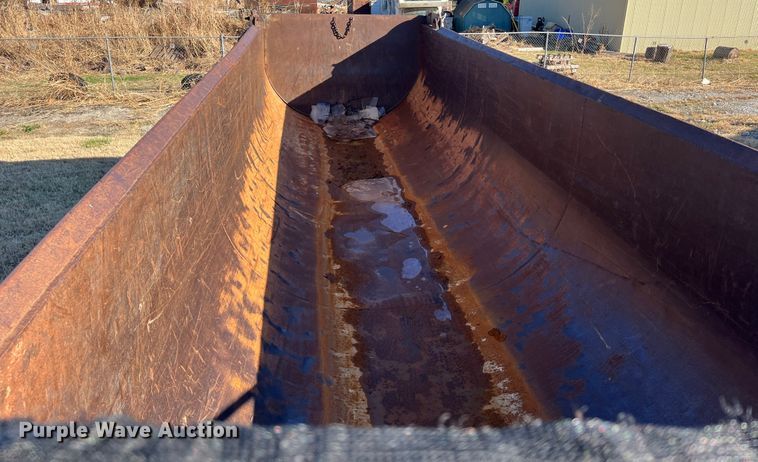 image for item DR7360 1996 Western  end dump trailer