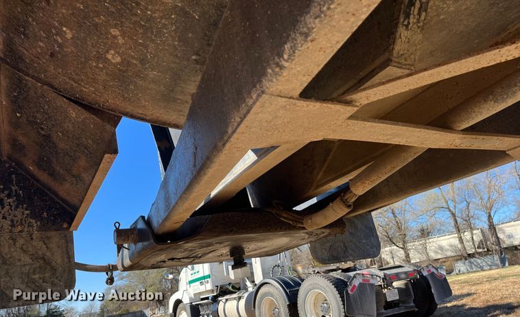 image for item DR7360 1996 Western  end dump trailer