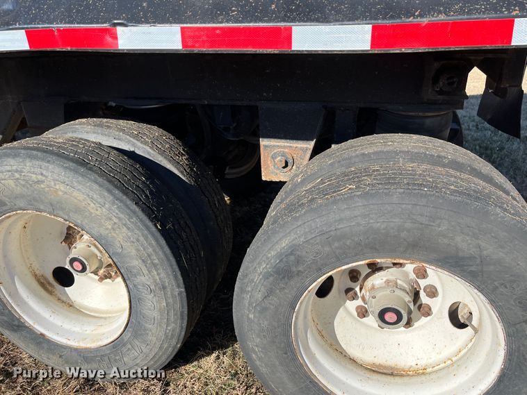 image for item DR7360 1996 Western  end dump trailer