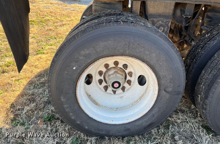 image for item DR7360 1996 Western  end dump trailer