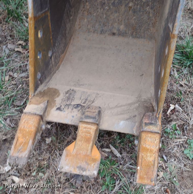 image for item DR8036 (2) excavator buckets