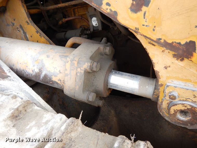 image for item DS1378 1974 Caterpillar 977L  track loader