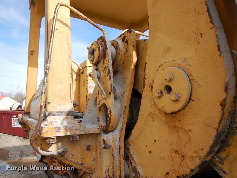 image for item DS1378 1974 Caterpillar 977L  track loader