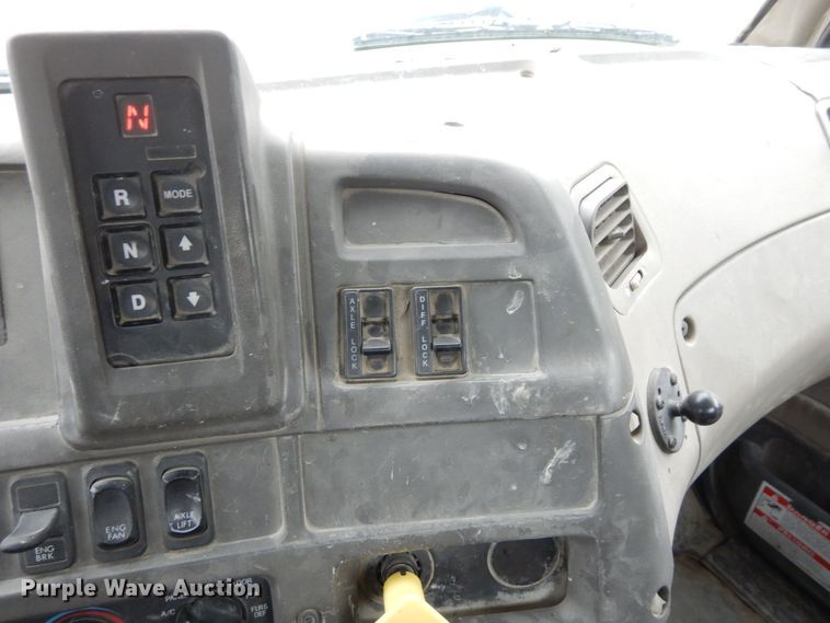 image for item DS1492 2006 Sterling L9500  ready mix truck