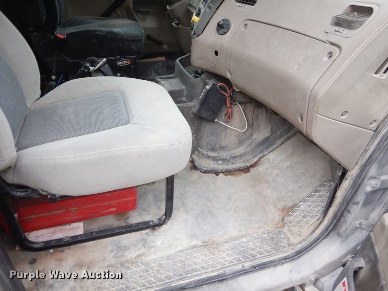 image for item DS1492 2006 Sterling L9500  ready mix truck