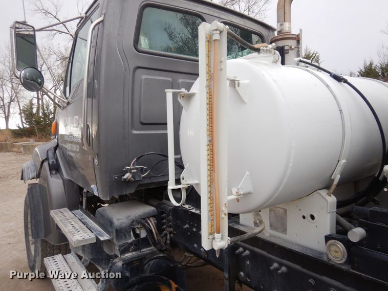 image for item DS1492 2006 Sterling L9500  ready mix truck