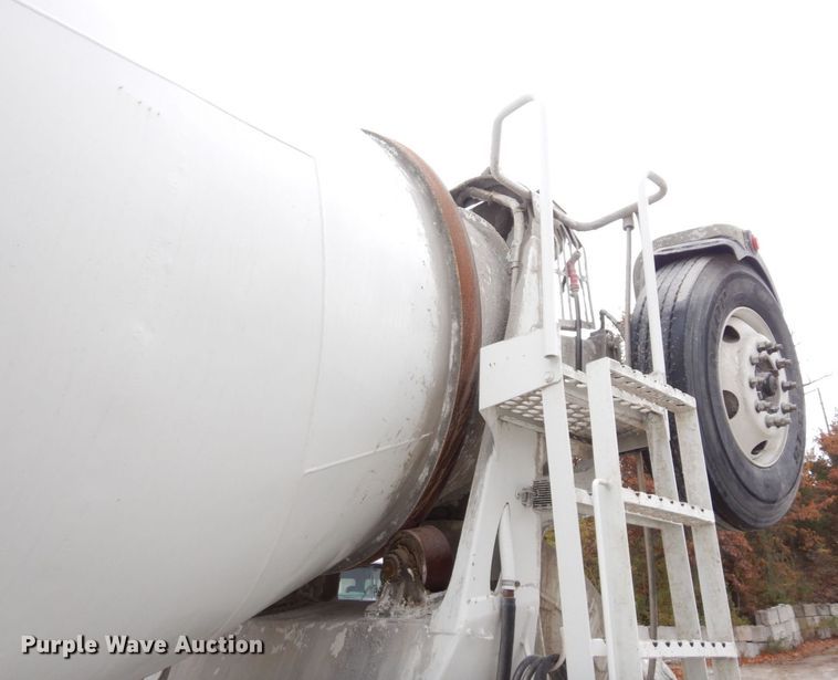 image for item DS1492 2006 Sterling L9500  ready mix truck