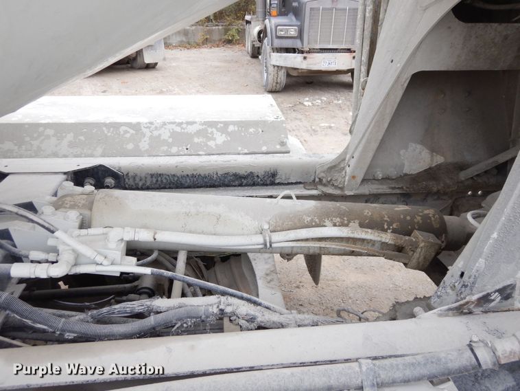 image for item DS1492 2006 Sterling L9500  ready mix truck