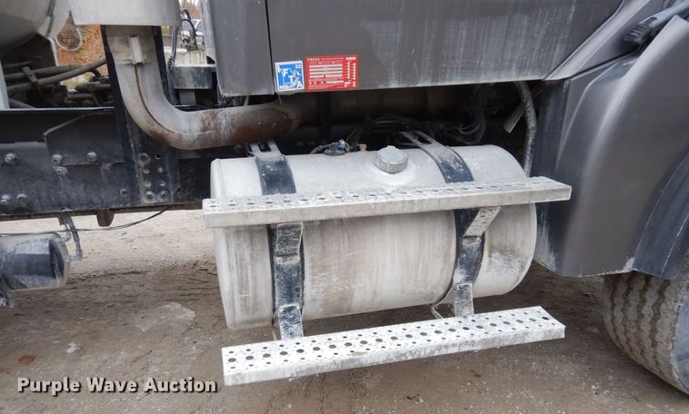 image for item DS1492 2006 Sterling L9500  ready mix truck