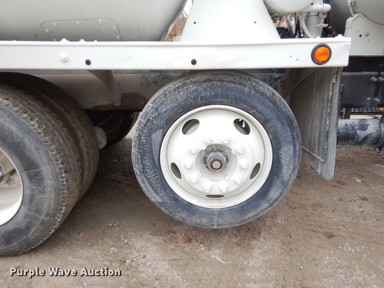 image for item DS1492 2006 Sterling L9500  ready mix truck