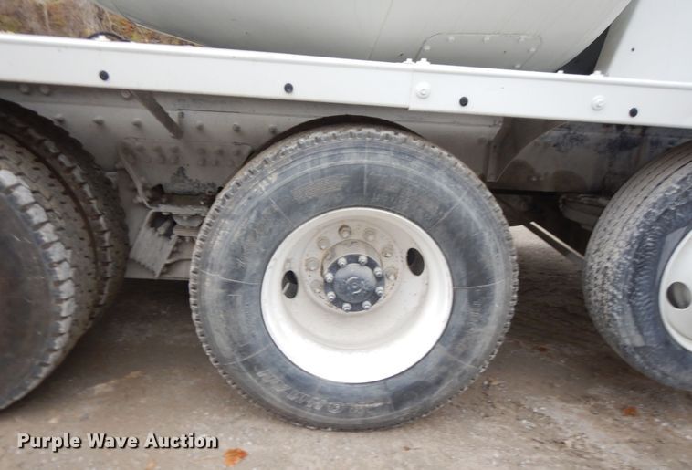 image for item DS1492 2006 Sterling L9500  ready mix truck