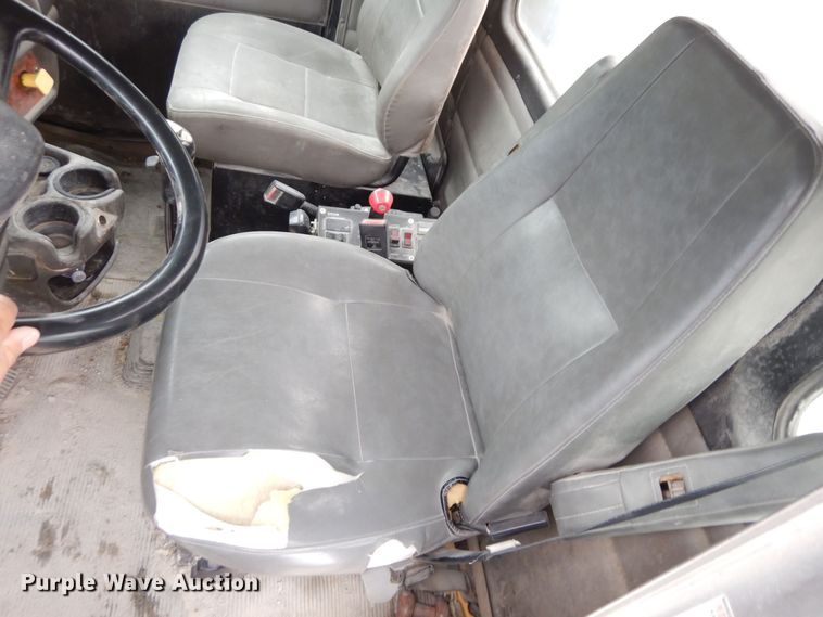 image for item DS1493 2003 Kenworth T800  ready mix truck