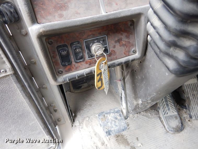 image for item DS1493 2003 Kenworth T800  ready mix truck