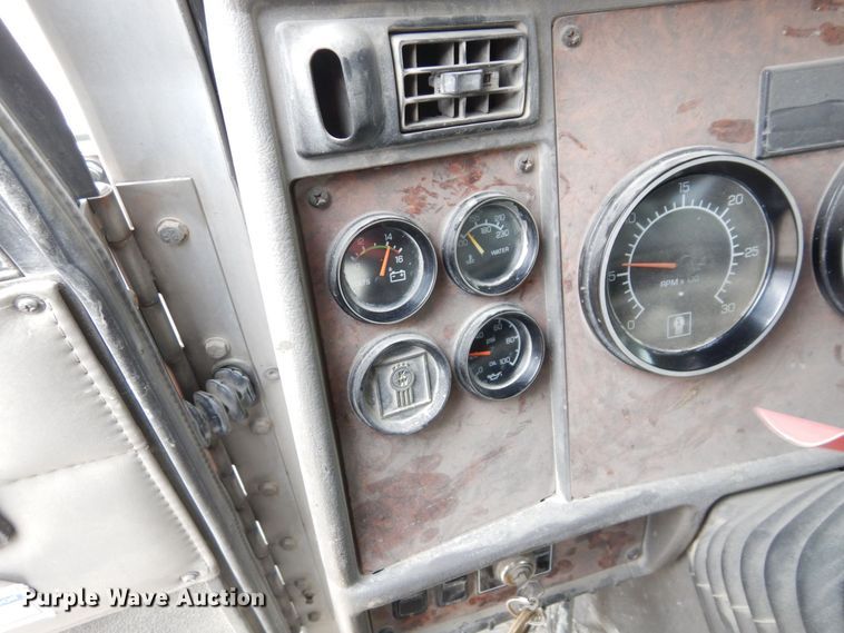 image for item DS1493 2003 Kenworth T800  ready mix truck