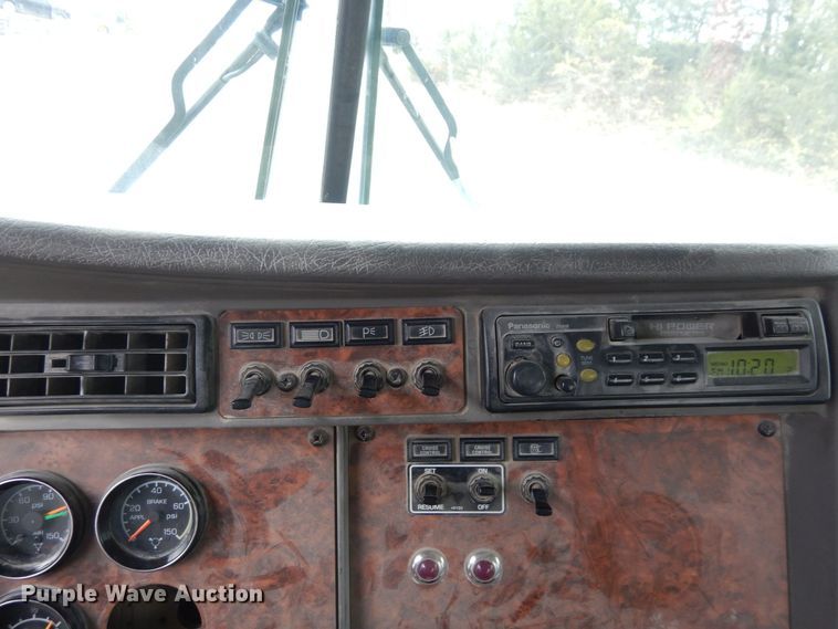 image for item DS1493 2003 Kenworth T800  ready mix truck