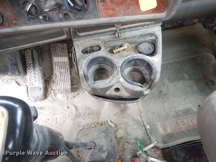 image for item DS1493 2003 Kenworth T800  ready mix truck