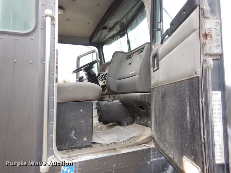 image for item DS1493 2003 Kenworth T800  ready mix truck