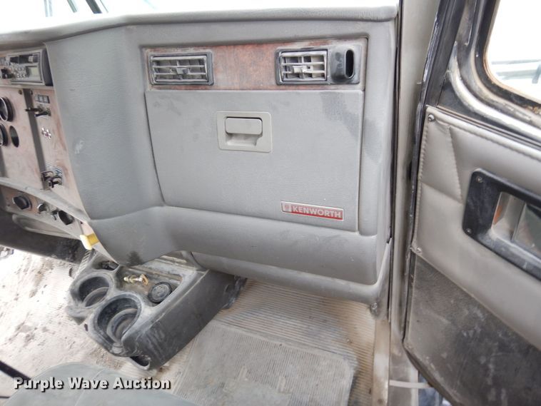 image for item DS1493 2003 Kenworth T800  ready mix truck