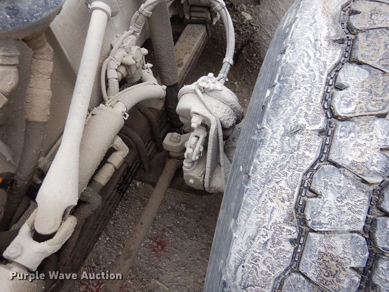 image for item DS1493 2003 Kenworth T800  ready mix truck