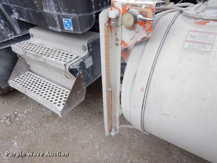 image for item DS1493 2003 Kenworth T800  ready mix truck