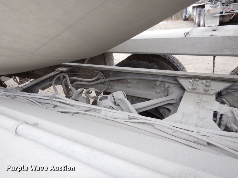 image for item DS1493 2003 Kenworth T800  ready mix truck