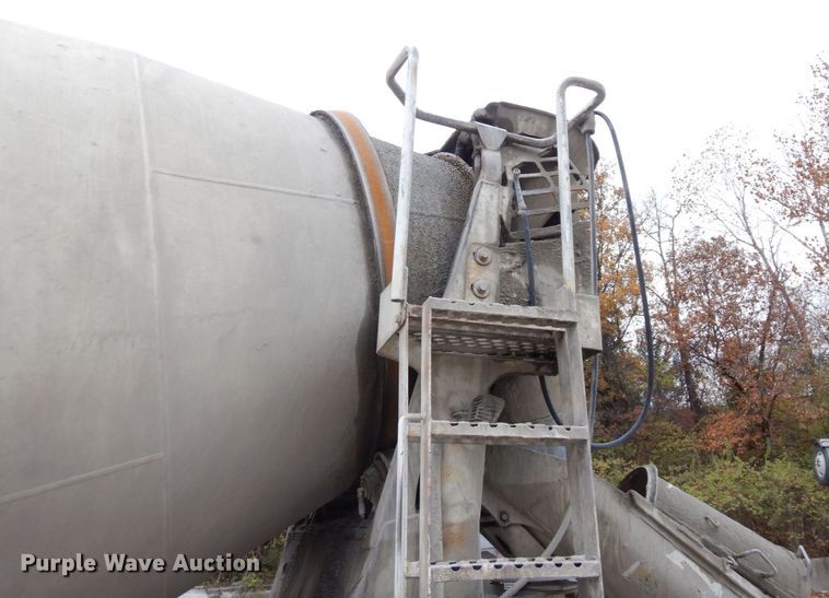 image for item DS1493 2003 Kenworth T800  ready mix truck