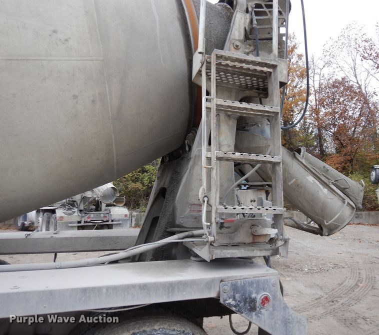 image for item DS1493 2003 Kenworth T800  ready mix truck