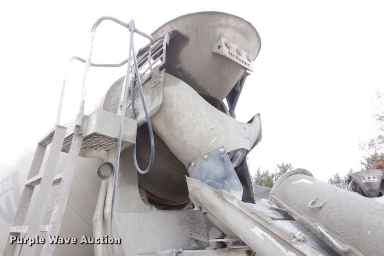 image for item DS1493 2003 Kenworth T800  ready mix truck