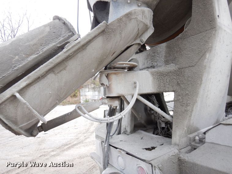 image for item DS1493 2003 Kenworth T800  ready mix truck