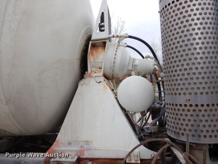 image for item DS1493 2003 Kenworth T800  ready mix truck