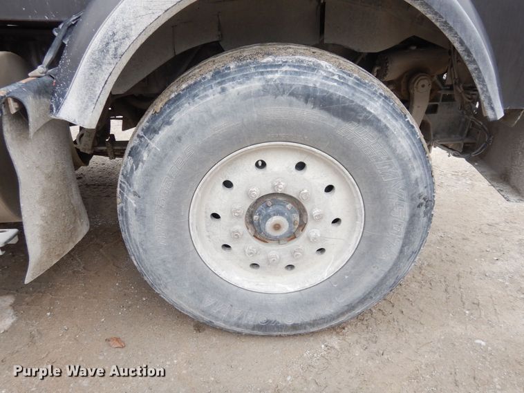 image for item DS1493 2003 Kenworth T800  ready mix truck