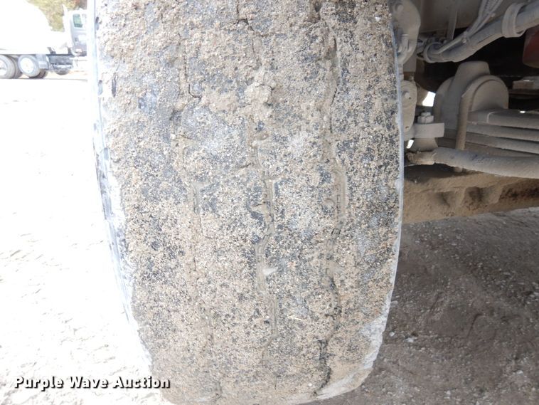 image for item DS1493 2003 Kenworth T800  ready mix truck