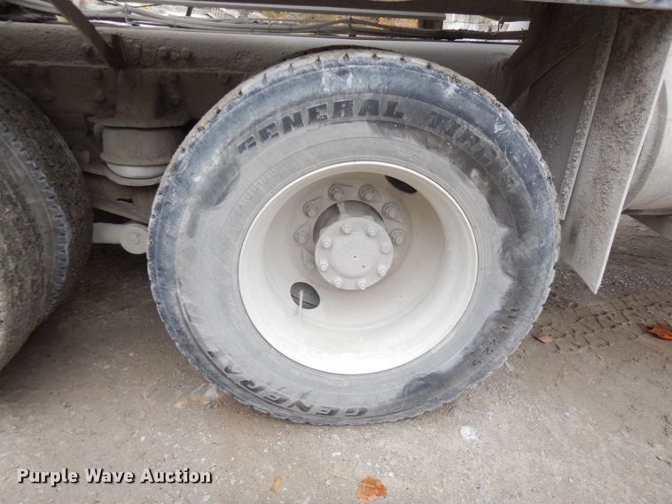 image for item DS1493 2003 Kenworth T800  ready mix truck