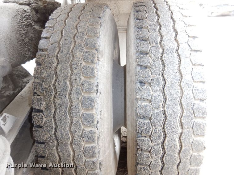 image for item DS1493 2003 Kenworth T800  ready mix truck