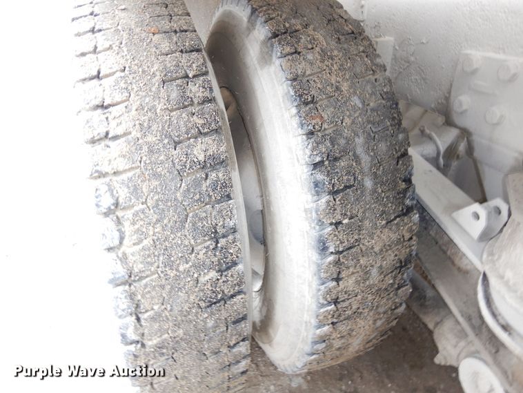 image for item DS1493 2003 Kenworth T800  ready mix truck