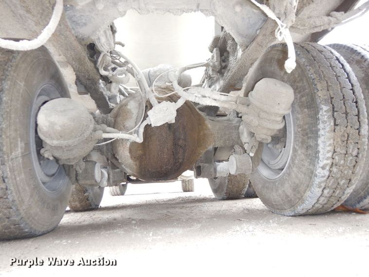 image for item DS1493 2003 Kenworth T800  ready mix truck